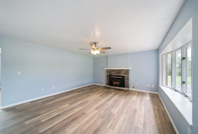5 Bedrooms Bedrooms, ,3 BathroomsBathrooms,Residential,Single Family,Perkins,2,132359