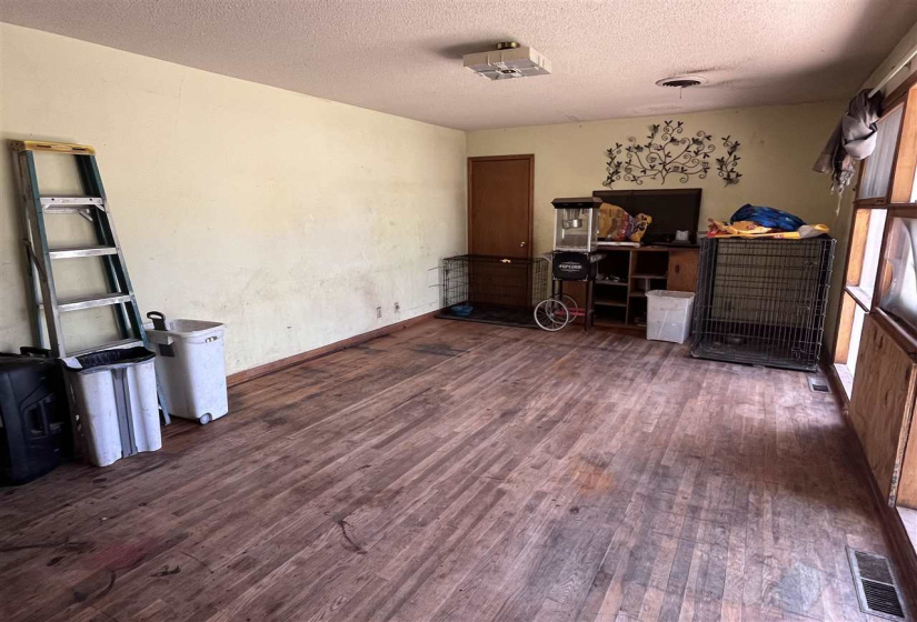 5 Bedrooms Bedrooms, ,3 BathroomsBathrooms,Residential,Single Family,Country Club,1.5,132369