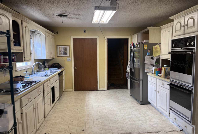 5 Bedrooms Bedrooms, ,3 BathroomsBathrooms,Residential,Single Family,Country Club,1.5,132369