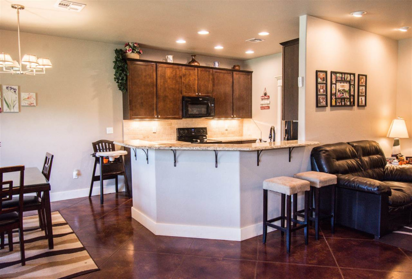 4 Bedrooms Bedrooms, ,3 BathroomsBathrooms,Residential,Single Family,Connell,1.5,132373
