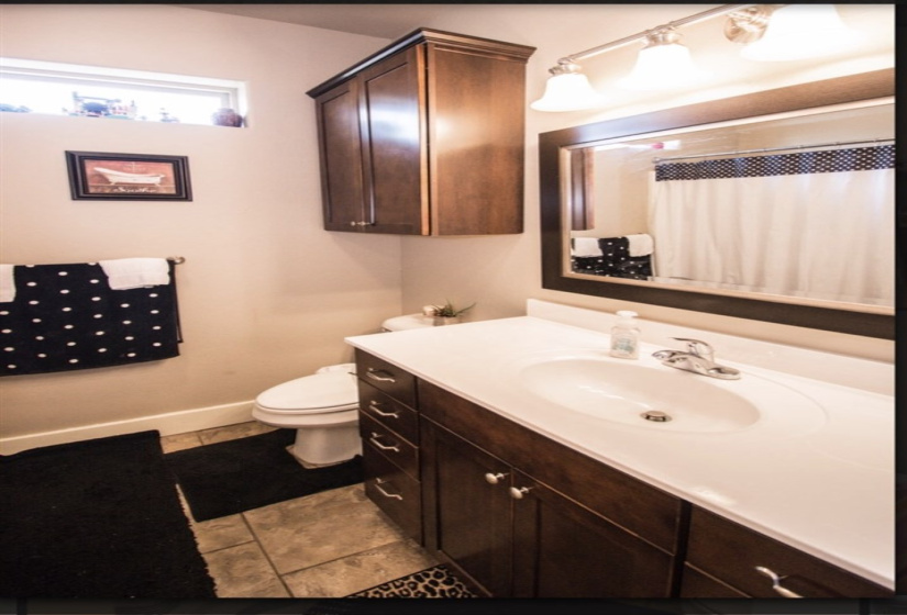 4 Bedrooms Bedrooms, ,3 BathroomsBathrooms,Residential,Single Family,Connell,1.5,132373