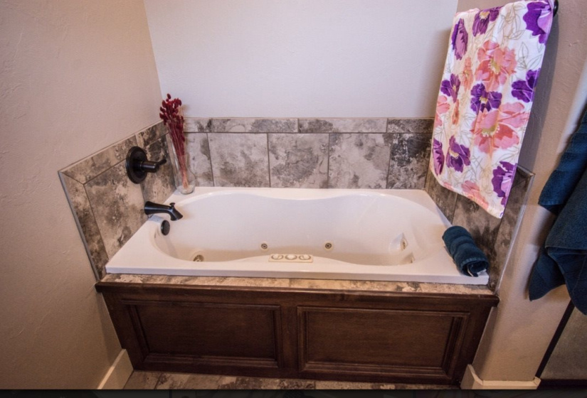 4 Bedrooms Bedrooms, ,3 BathroomsBathrooms,Residential,Single Family,Connell,1.5,132373