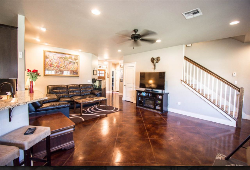 4 Bedrooms Bedrooms, ,3 BathroomsBathrooms,Residential,Single Family,Connell,1.5,132373