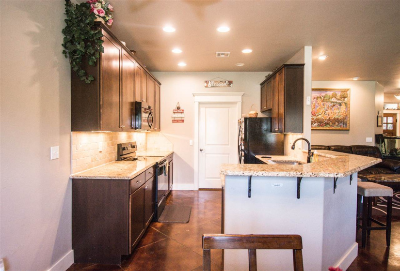 4 Bedrooms Bedrooms, ,3 BathroomsBathrooms,Residential,Single Family,Connell,1.5,132373