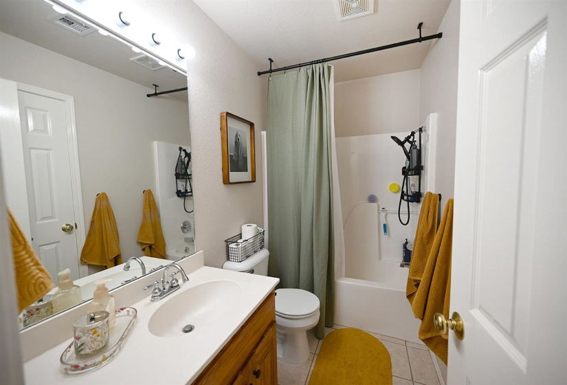 3 Bedrooms Bedrooms, 0 ,2 BathroomsBathrooms,Residential,Single Family,Windsor,1,132374