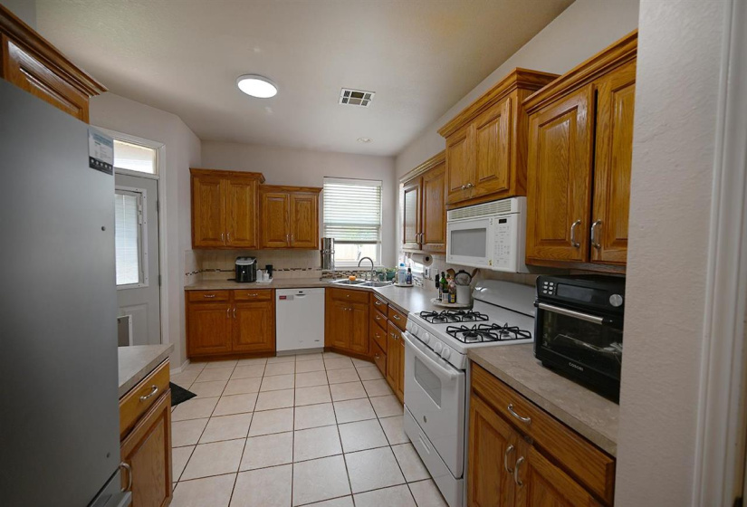 3 Bedrooms Bedrooms, 0 ,2 BathroomsBathrooms,Residential,Single Family,Windsor,1,132374