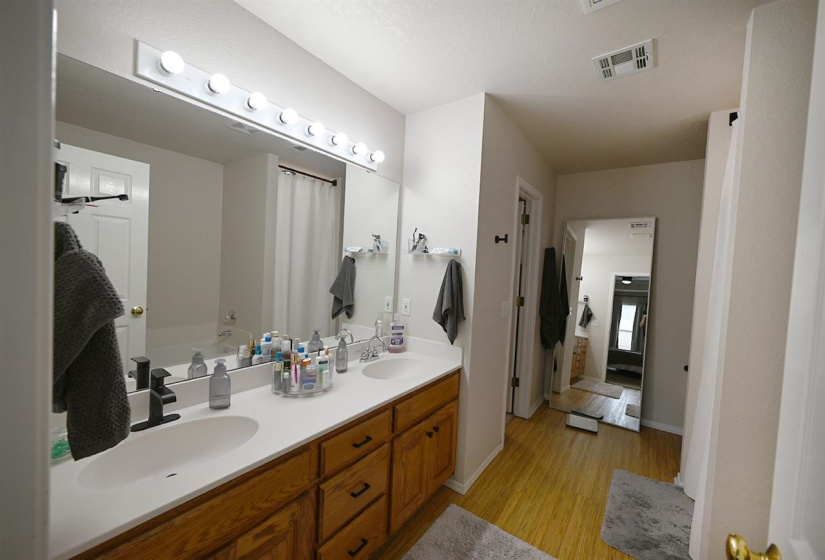 3 Bedrooms Bedrooms, 0 ,2 BathroomsBathrooms,Residential,Single Family,Windsor,1,132374