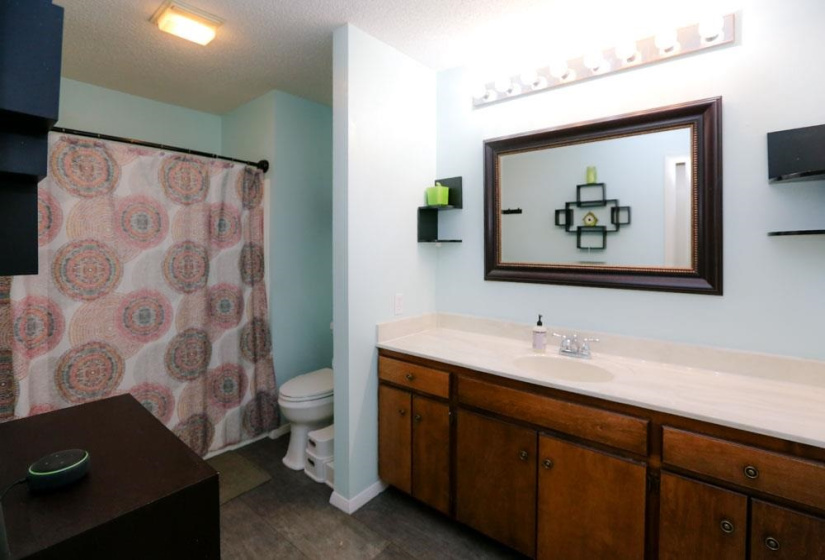 3 Bedrooms Bedrooms, 0 ,2 BathroomsBathrooms,Residential,Single Family,31st,1,132376