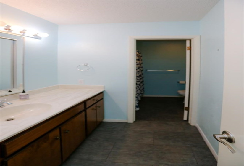 3 Bedrooms Bedrooms, 0 ,2 BathroomsBathrooms,Residential,Single Family,31st,1,132376