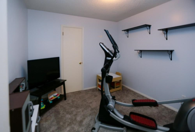 3 Bedrooms Bedrooms, 0 ,2 BathroomsBathrooms,Residential,Single Family,31st,1,132376