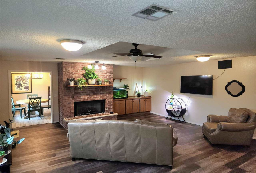 3 Bedrooms Bedrooms, 0 ,2 BathroomsBathrooms,Residential,Single Family,31st,1,132376