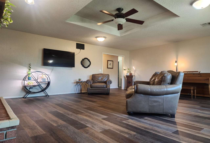 3 Bedrooms Bedrooms, 0 ,2 BathroomsBathrooms,Residential,Single Family,31st,1,132376