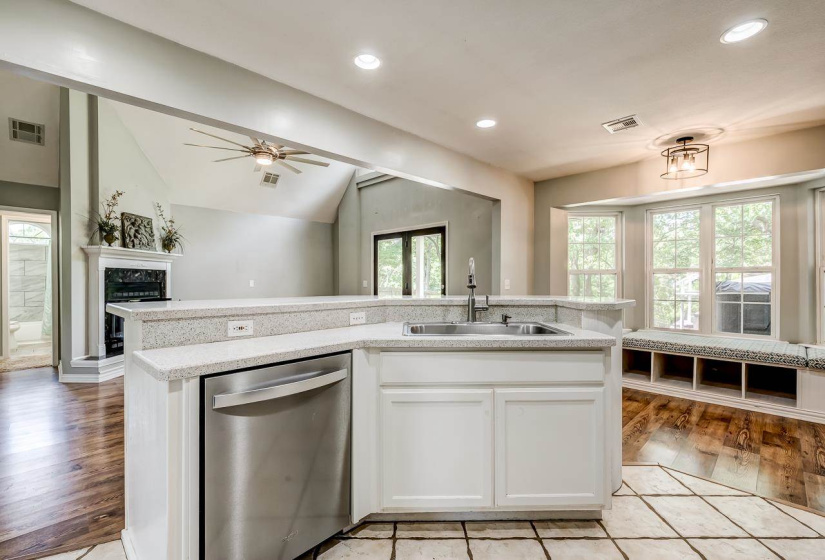 4 Bedrooms Bedrooms, 0 ,2 BathroomsBathrooms,Residential,Single Family,Hidden Oaks,2,132380