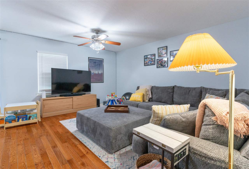 3 Bedrooms Bedrooms, ,2 BathroomsBathrooms,Residential,Single Family,Crescent,1.5,132381