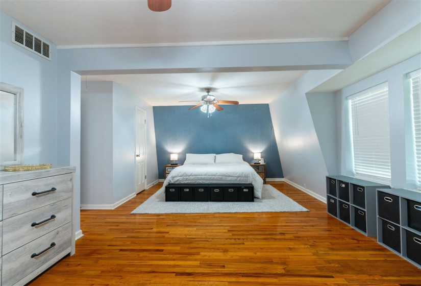 3 Bedrooms Bedrooms, ,2 BathroomsBathrooms,Residential,Single Family,Crescent,1.5,132381