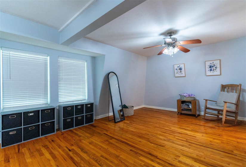 3 Bedrooms Bedrooms, ,2 BathroomsBathrooms,Residential,Single Family,Crescent,1.5,132381
