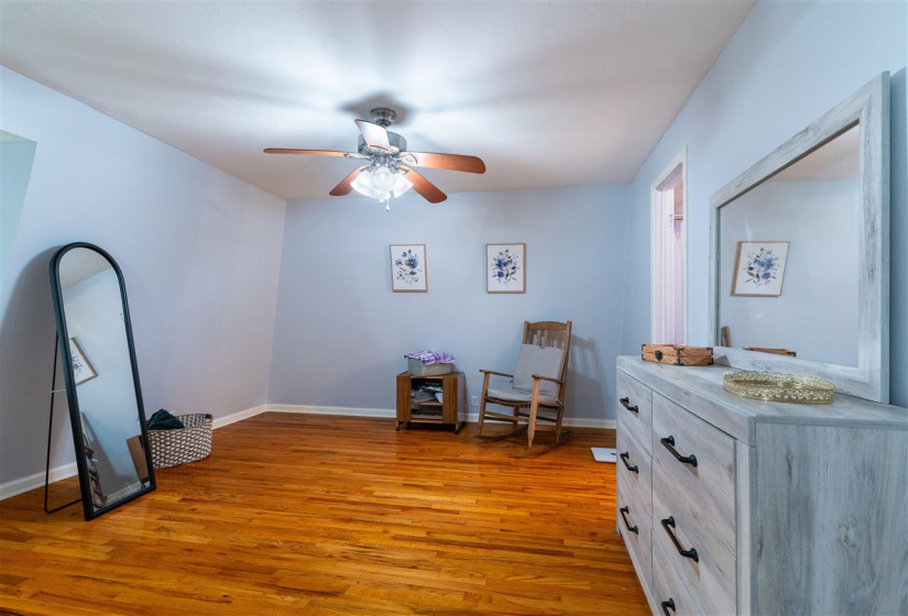 3 Bedrooms Bedrooms, ,2 BathroomsBathrooms,Residential,Single Family,Crescent,1.5,132381