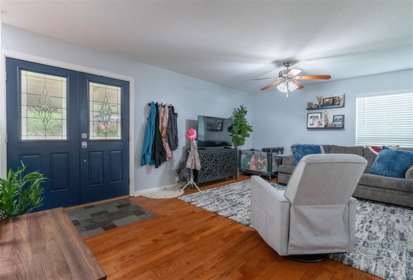 3 Bedrooms Bedrooms, ,2 BathroomsBathrooms,Residential,Single Family,Crescent,1.5,132381