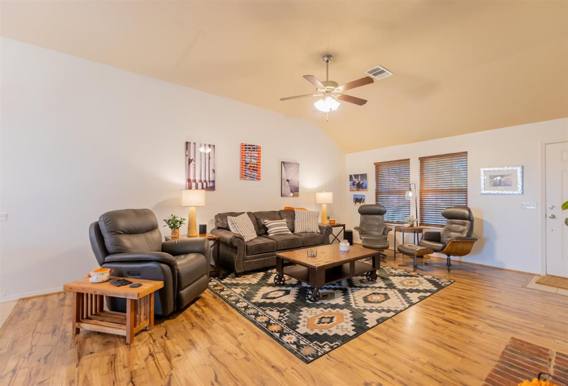 3 Bedrooms Bedrooms, 0 ,2 BathroomsBathrooms,Residential,Single Family,Aggie,1,132382