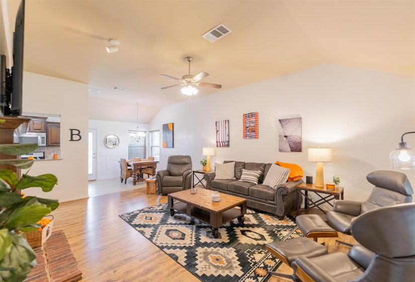 3 Bedrooms Bedrooms, 0 ,2 BathroomsBathrooms,Residential,Single Family,Aggie,1,132382