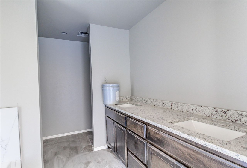 5 Bedrooms Bedrooms, ,3 BathroomsBathrooms,Residential,Single Family,Cover,1,132383