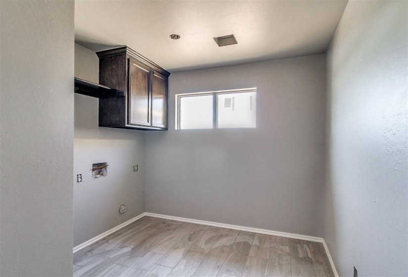 5 Bedrooms Bedrooms, ,3 BathroomsBathrooms,Residential,Single Family,Cover,1,132383