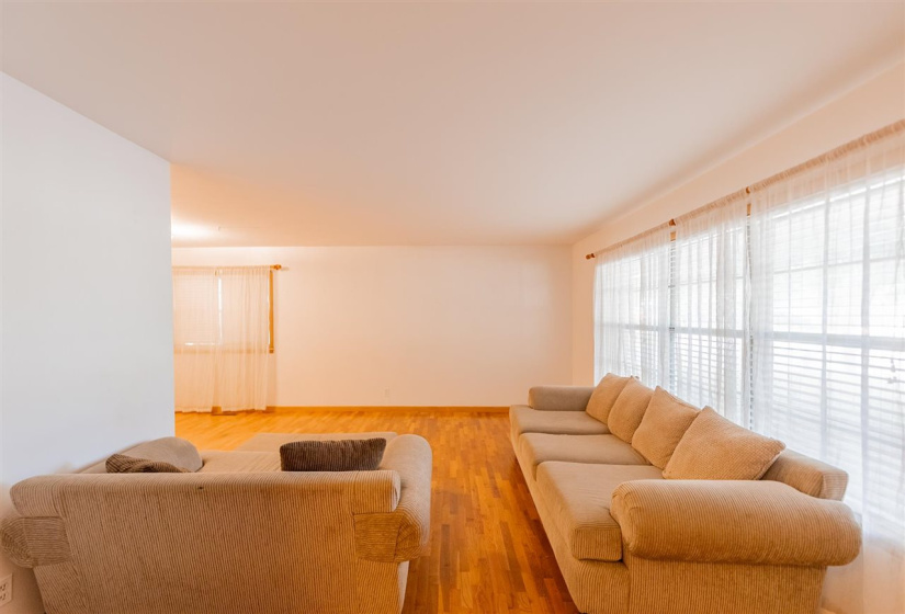 3 Bedrooms Bedrooms, 0 ,2 BathroomsBathrooms,Residential,Single Family,9th,1,132387