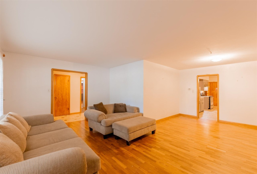 3 Bedrooms Bedrooms, 0 ,2 BathroomsBathrooms,Residential,Single Family,9th,1,132387