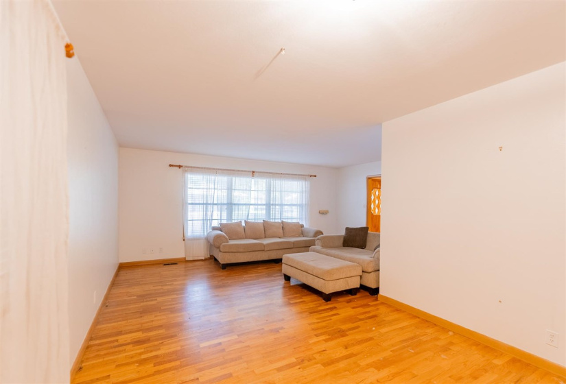 3 Bedrooms Bedrooms, 0 ,2 BathroomsBathrooms,Residential,Single Family,9th,1,132387