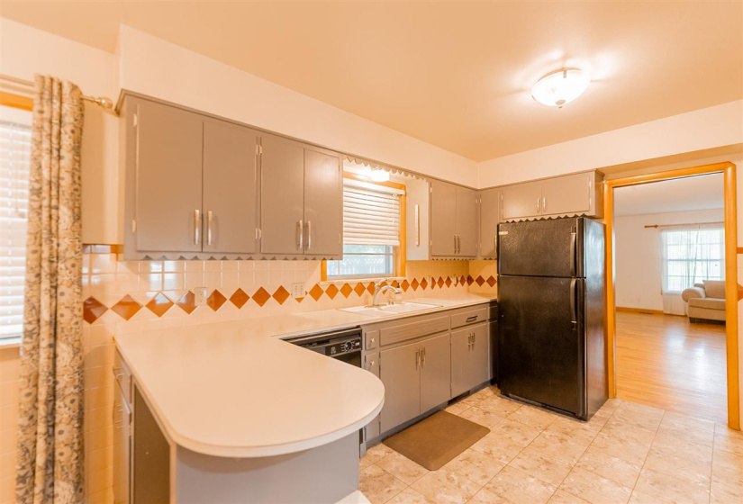 3 Bedrooms Bedrooms, 0 ,2 BathroomsBathrooms,Residential,Single Family,9th,1,132387