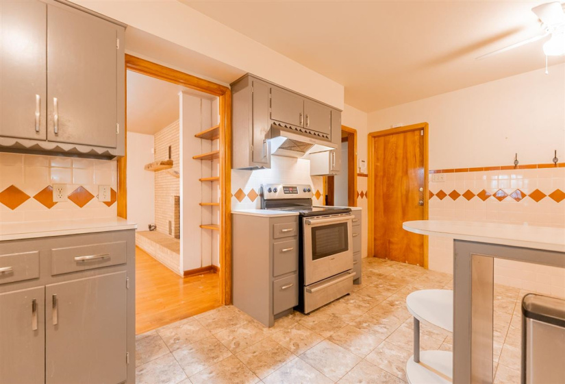 3 Bedrooms Bedrooms, 0 ,2 BathroomsBathrooms,Residential,Single Family,9th,1,132387