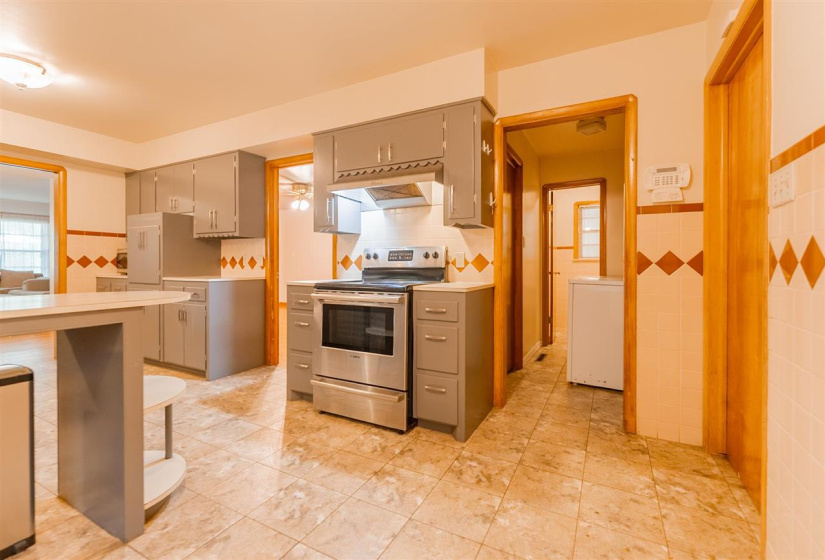 3 Bedrooms Bedrooms, 0 ,2 BathroomsBathrooms,Residential,Single Family,9th,1,132387