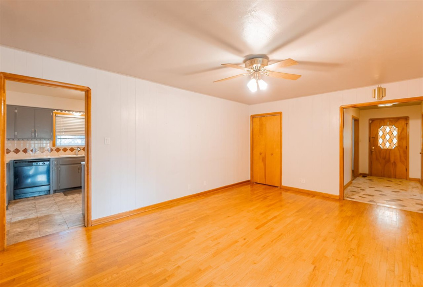 3 Bedrooms Bedrooms, 0 ,2 BathroomsBathrooms,Residential,Single Family,9th,1,132387