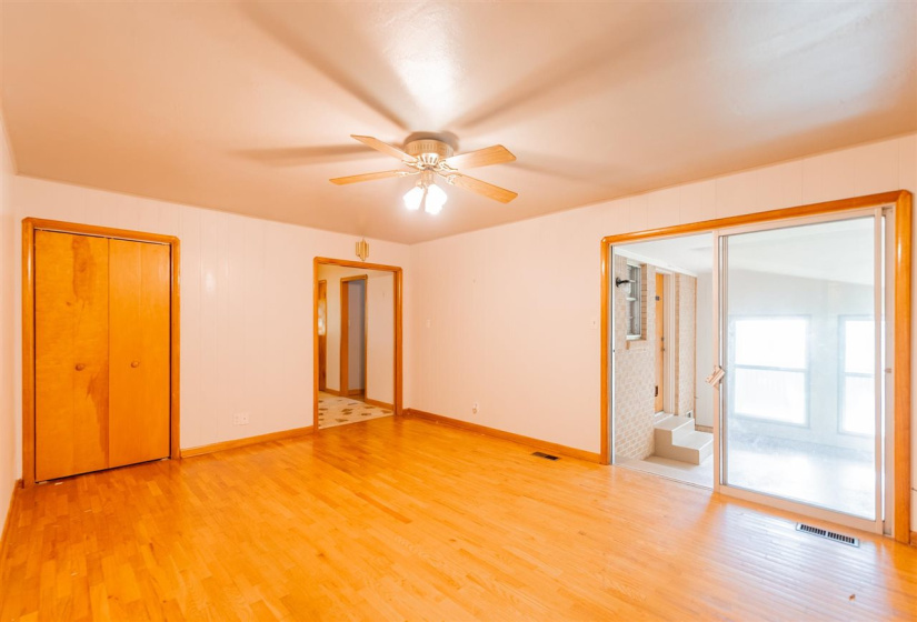 3 Bedrooms Bedrooms, 0 ,2 BathroomsBathrooms,Residential,Single Family,9th,1,132387