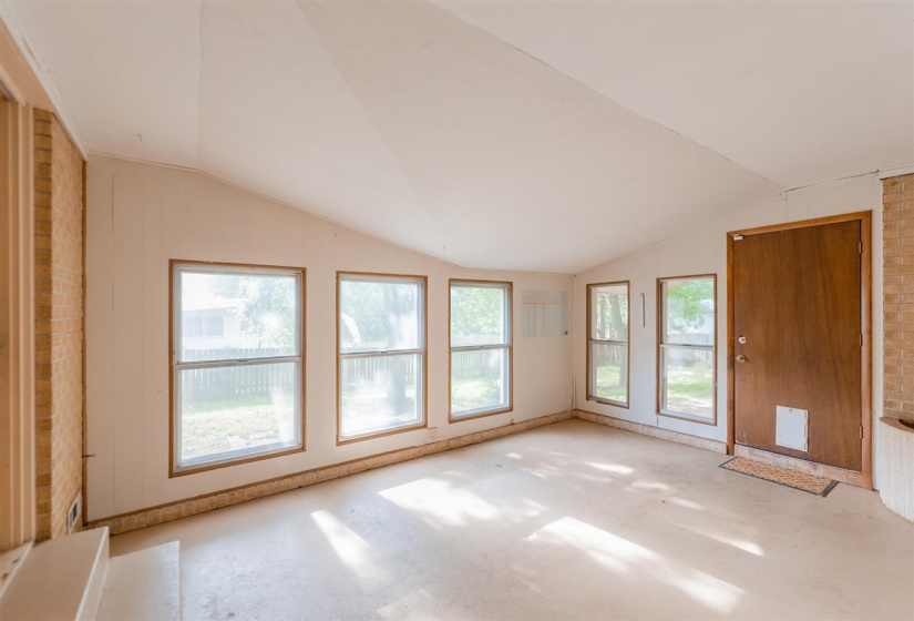 3 Bedrooms Bedrooms, 0 ,2 BathroomsBathrooms,Residential,Single Family,9th,1,132387
