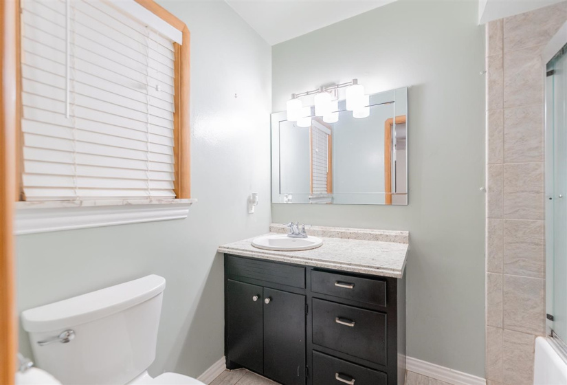 3 Bedrooms Bedrooms, 0 ,2 BathroomsBathrooms,Residential,Single Family,9th,1,132387