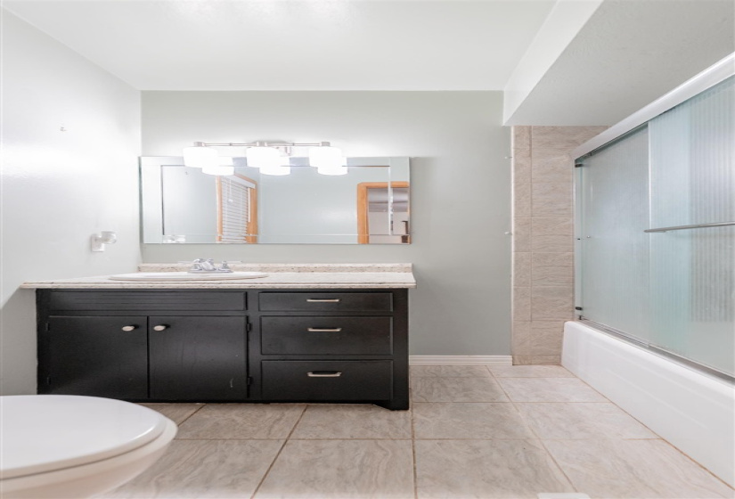 3 Bedrooms Bedrooms, 0 ,2 BathroomsBathrooms,Residential,Single Family,9th,1,132387