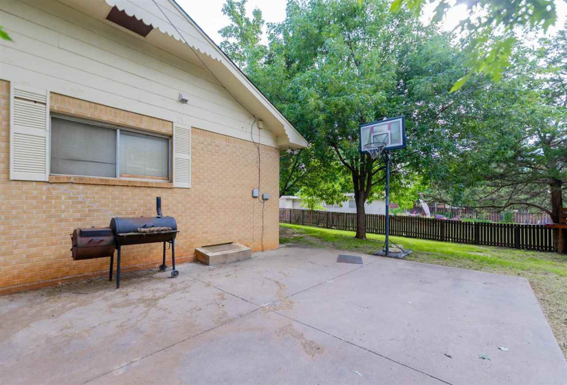 3 Bedrooms Bedrooms, 0 ,2 BathroomsBathrooms,Residential,Single Family,9th,1,132387