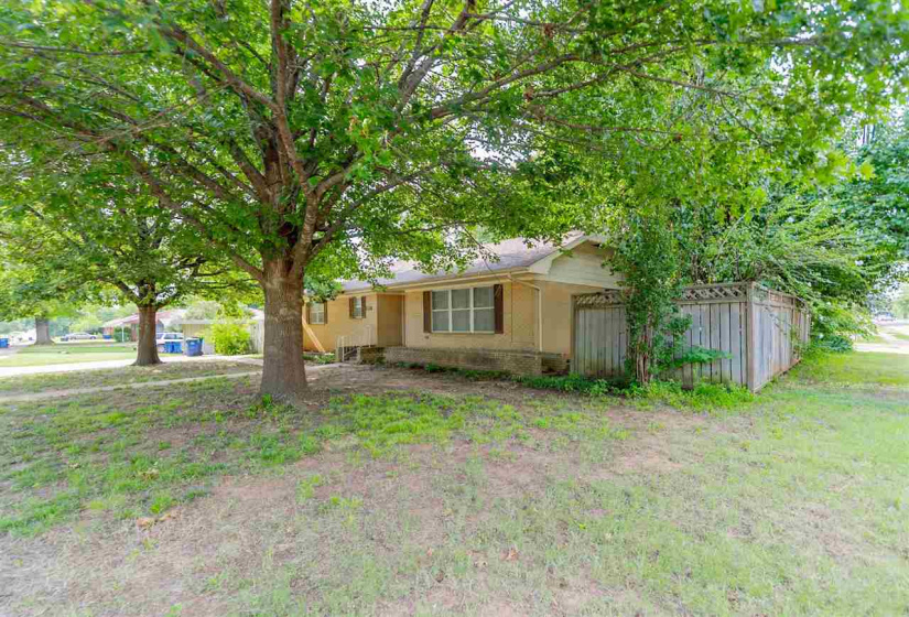 3 Bedrooms Bedrooms, 0 ,2 BathroomsBathrooms,Residential,Single Family,9th,1,132387