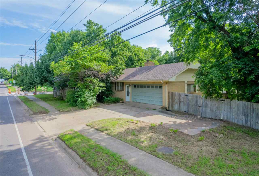 3 Bedrooms Bedrooms, 0 ,2 BathroomsBathrooms,Residential,Single Family,9th,1,132387