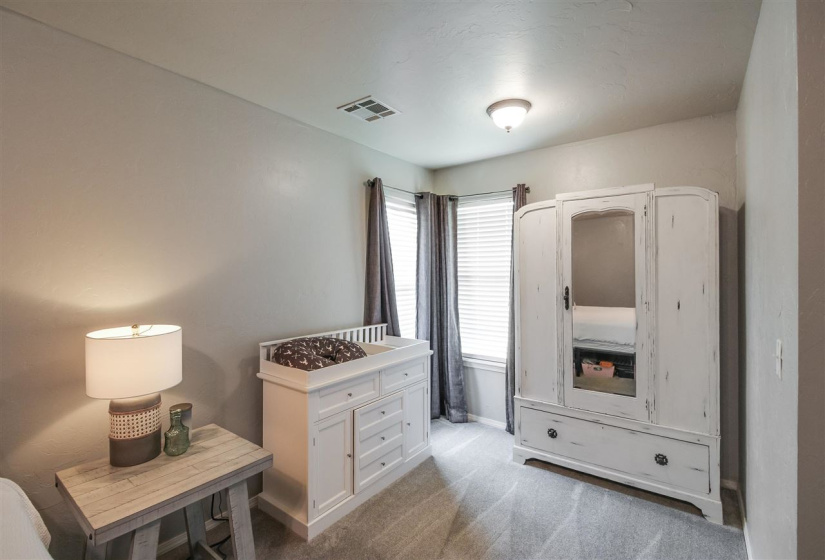 3 Bedrooms Bedrooms, 0 ,2 BathroomsBathrooms,Residential,Single Family,Lauren,1,132396