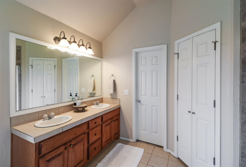 3 Bedrooms Bedrooms, 0 ,2 BathroomsBathrooms,Residential,Single Family,Lauren,1,132396