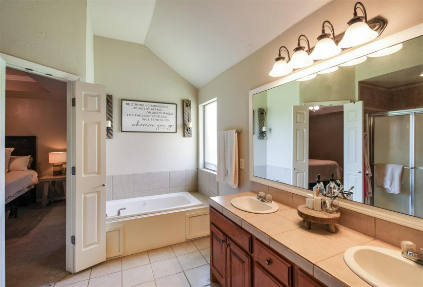 3 Bedrooms Bedrooms, 0 ,2 BathroomsBathrooms,Residential,Single Family,Lauren,1,132396