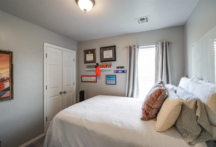 3 Bedrooms Bedrooms, 0 ,2 BathroomsBathrooms,Residential,Single Family,Lauren,1,132396