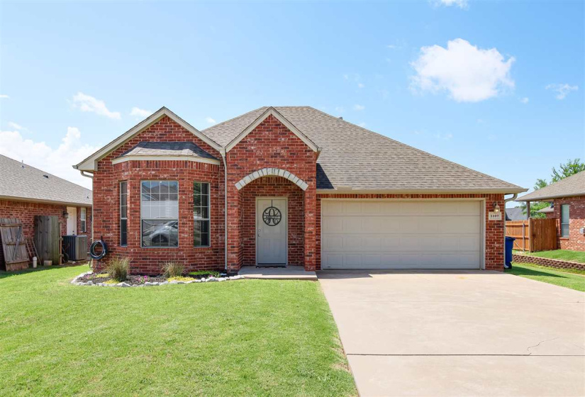 3 Bedrooms Bedrooms, 0 ,2 BathroomsBathrooms,Residential,Single Family,Lauren,1,132396