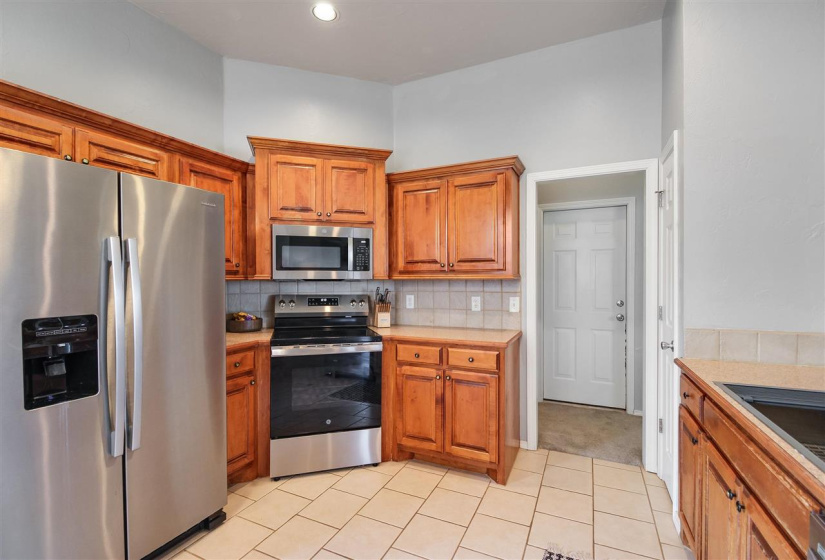 3 Bedrooms Bedrooms, 0 ,2 BathroomsBathrooms,Residential,Single Family,Lauren,1,132396