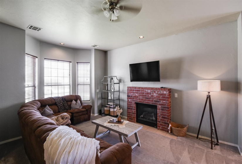 3 Bedrooms Bedrooms, 0 ,2 BathroomsBathrooms,Residential,Single Family,Lauren,1,132396