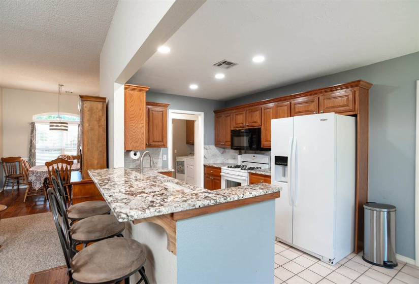 4 Bedrooms Bedrooms, 0 ,2 BathroomsBathrooms,Residential,Single Family,1st,1,132398