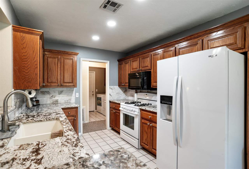 4 Bedrooms Bedrooms, 0 ,2 BathroomsBathrooms,Residential,Single Family,1st,1,132398