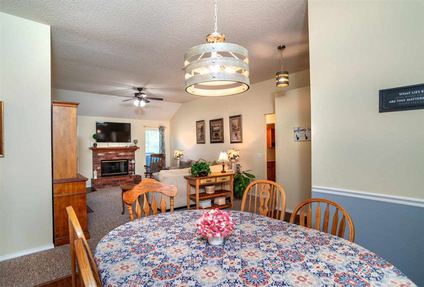 4 Bedrooms Bedrooms, 0 ,2 BathroomsBathrooms,Residential,Single Family,1st,1,132398